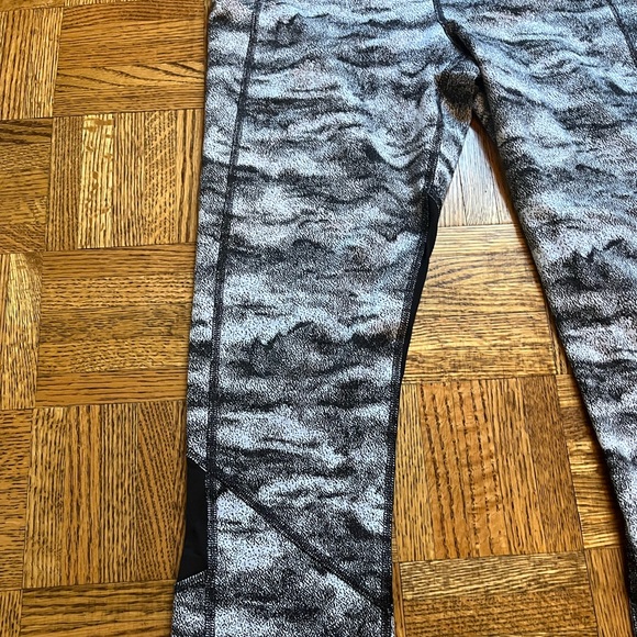 Barley Worn LULULEMON Pace Rival Crop Pants - Picture 3 of 14